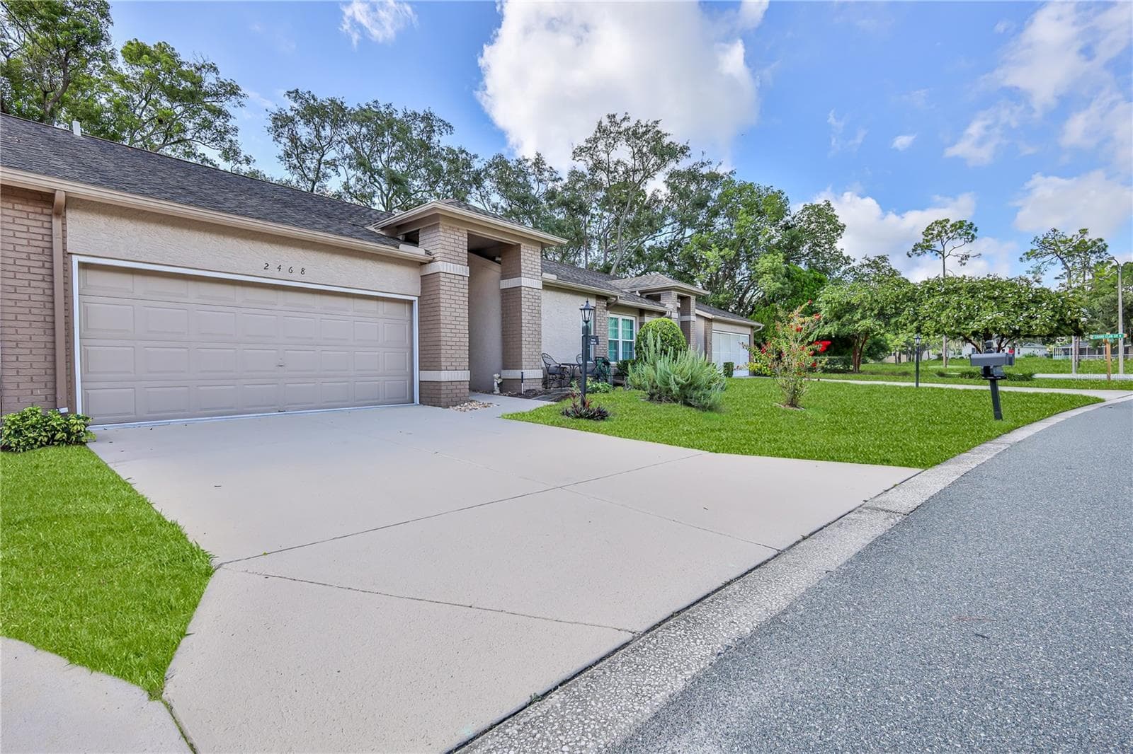 2468 Whispering Pines CT photo 3