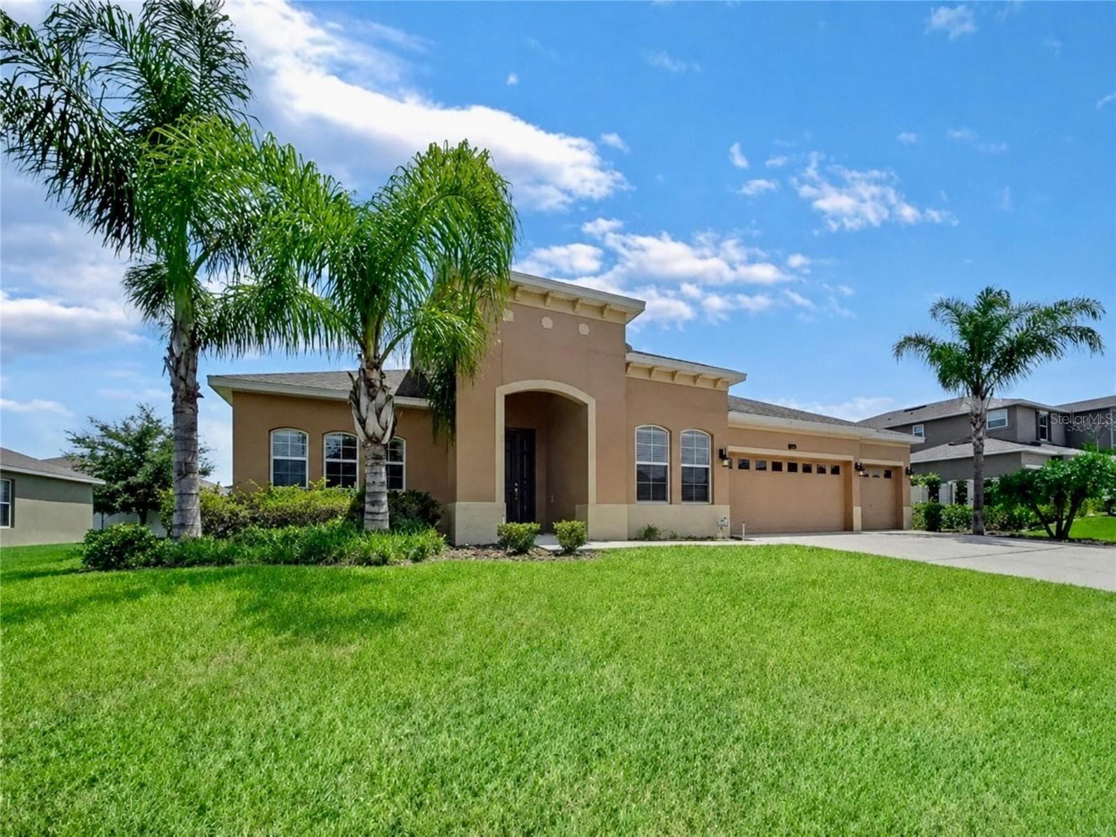 428 Palastro Ave photo 3