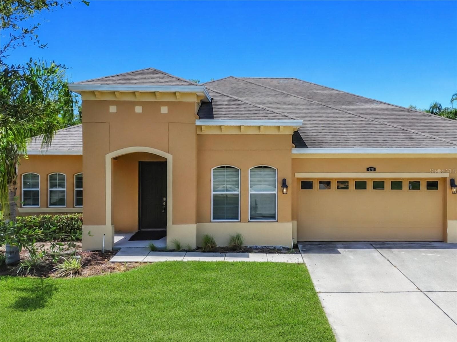 428 Palastro Ave photo 4