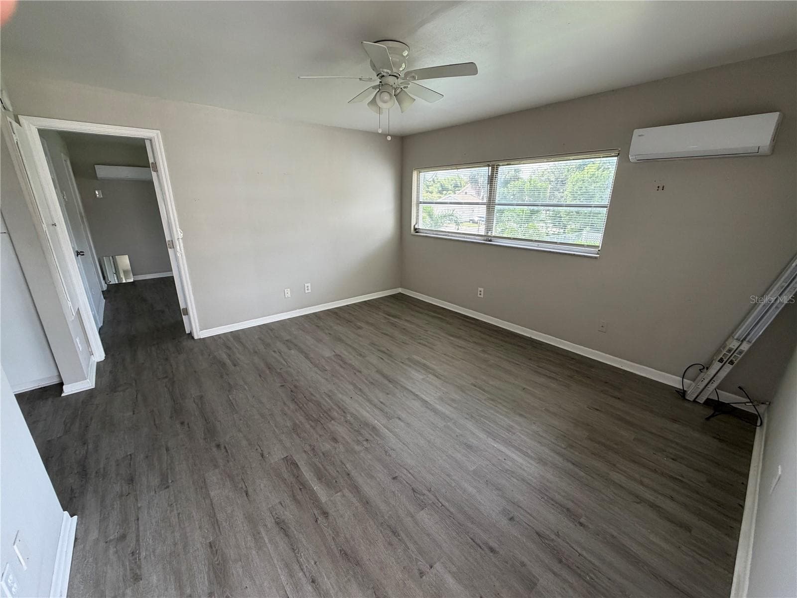 615 Oak Ave photo 4