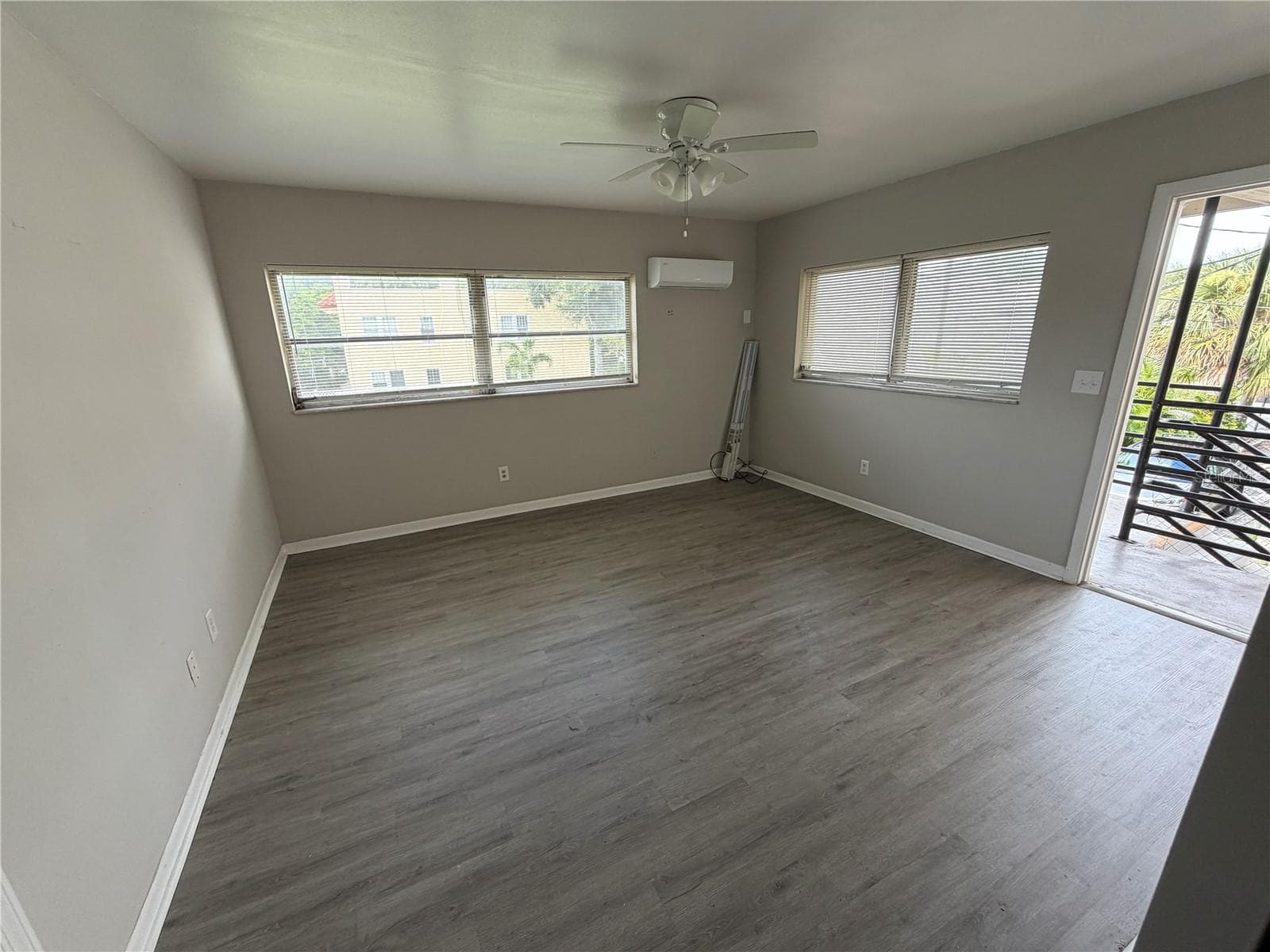 615 Oak Ave photo 5
