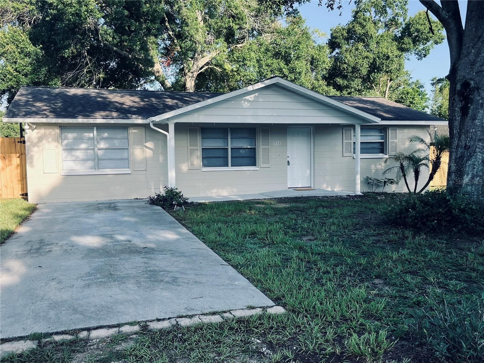 5323 Satsuma Dr