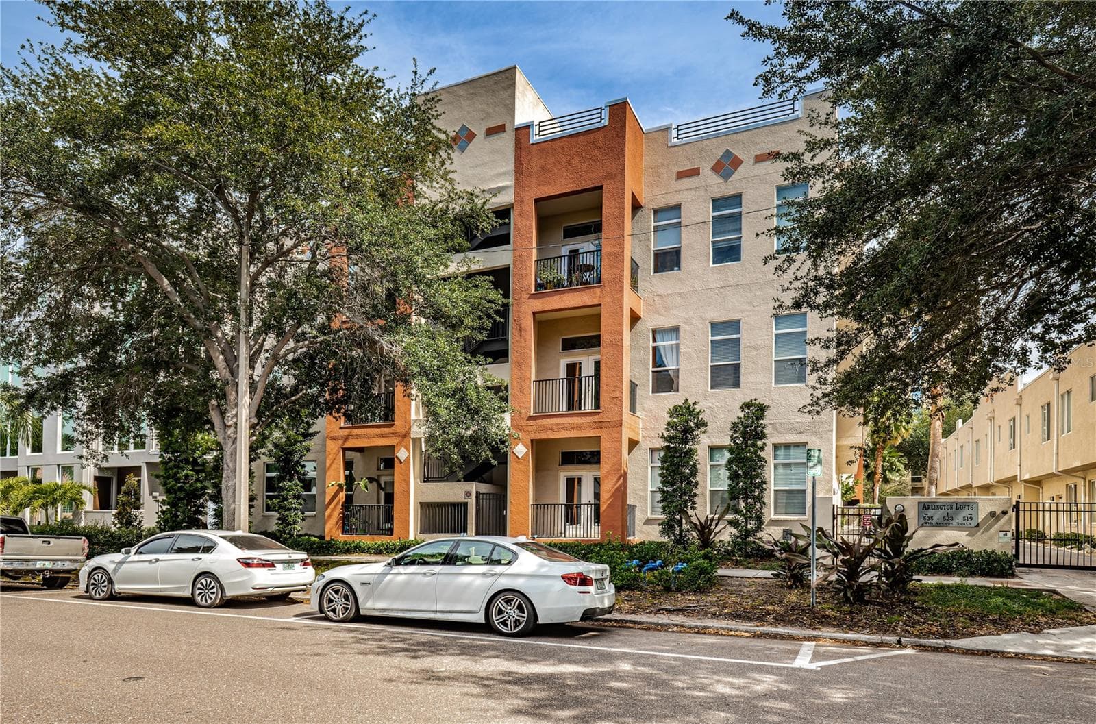 535 4th Ave S #4
