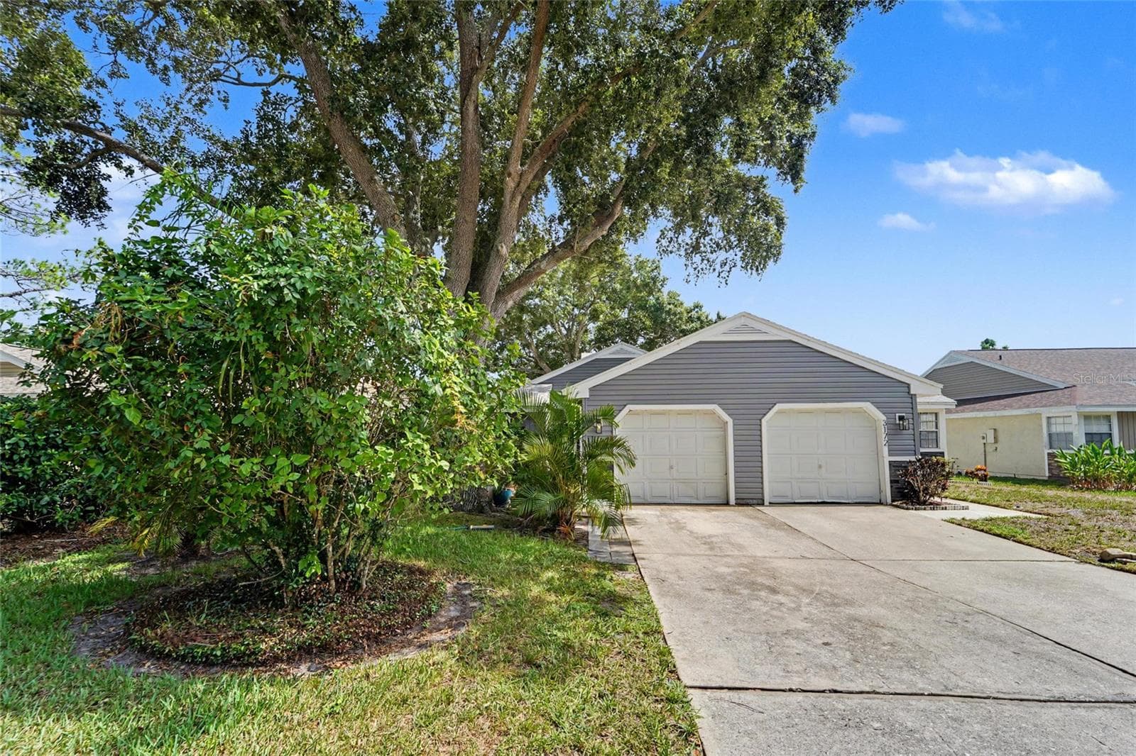 3174 Phlox Dr