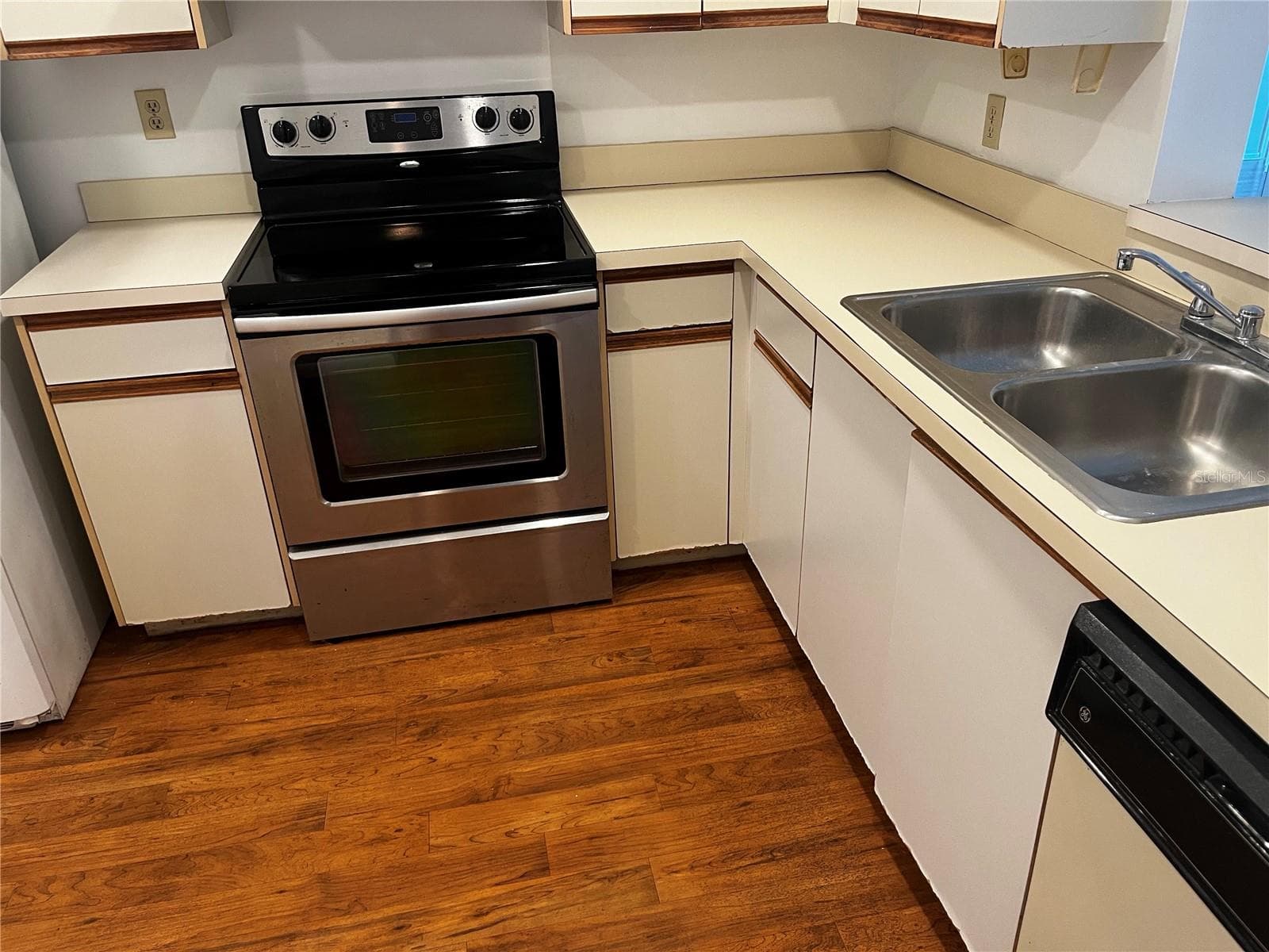 800 Cove Cay Dr #3F photo 3