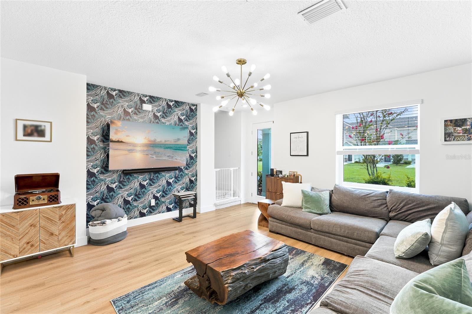 1808 Fender Ln photo 5