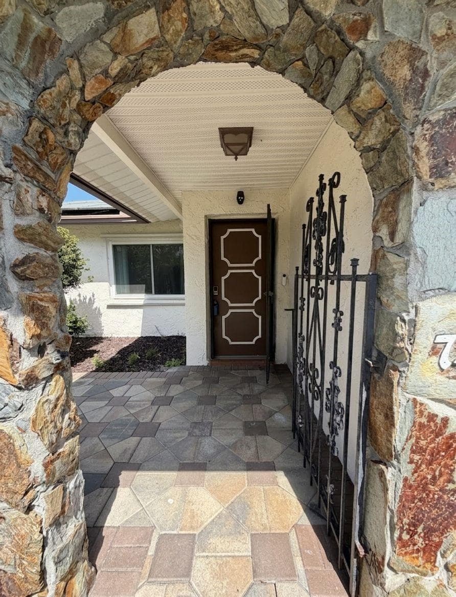 7438 Lake Forest Cir photo 3