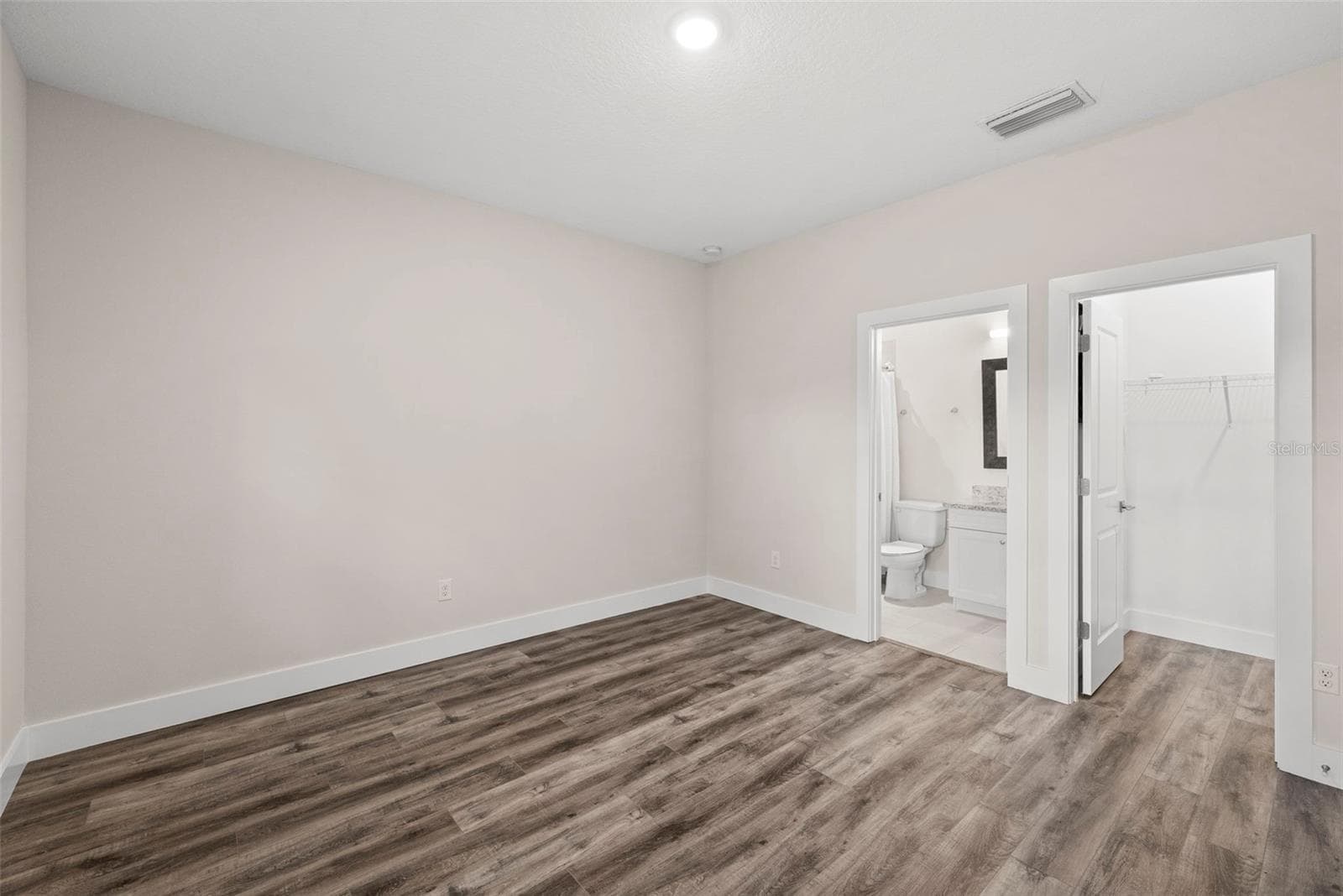3122 W Azeele St #3 photo 5