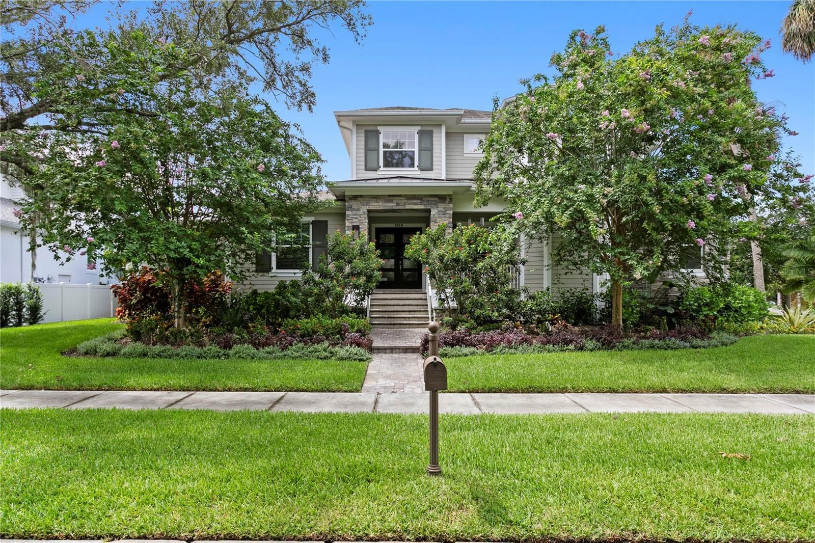 5016 W Evelyn Dr