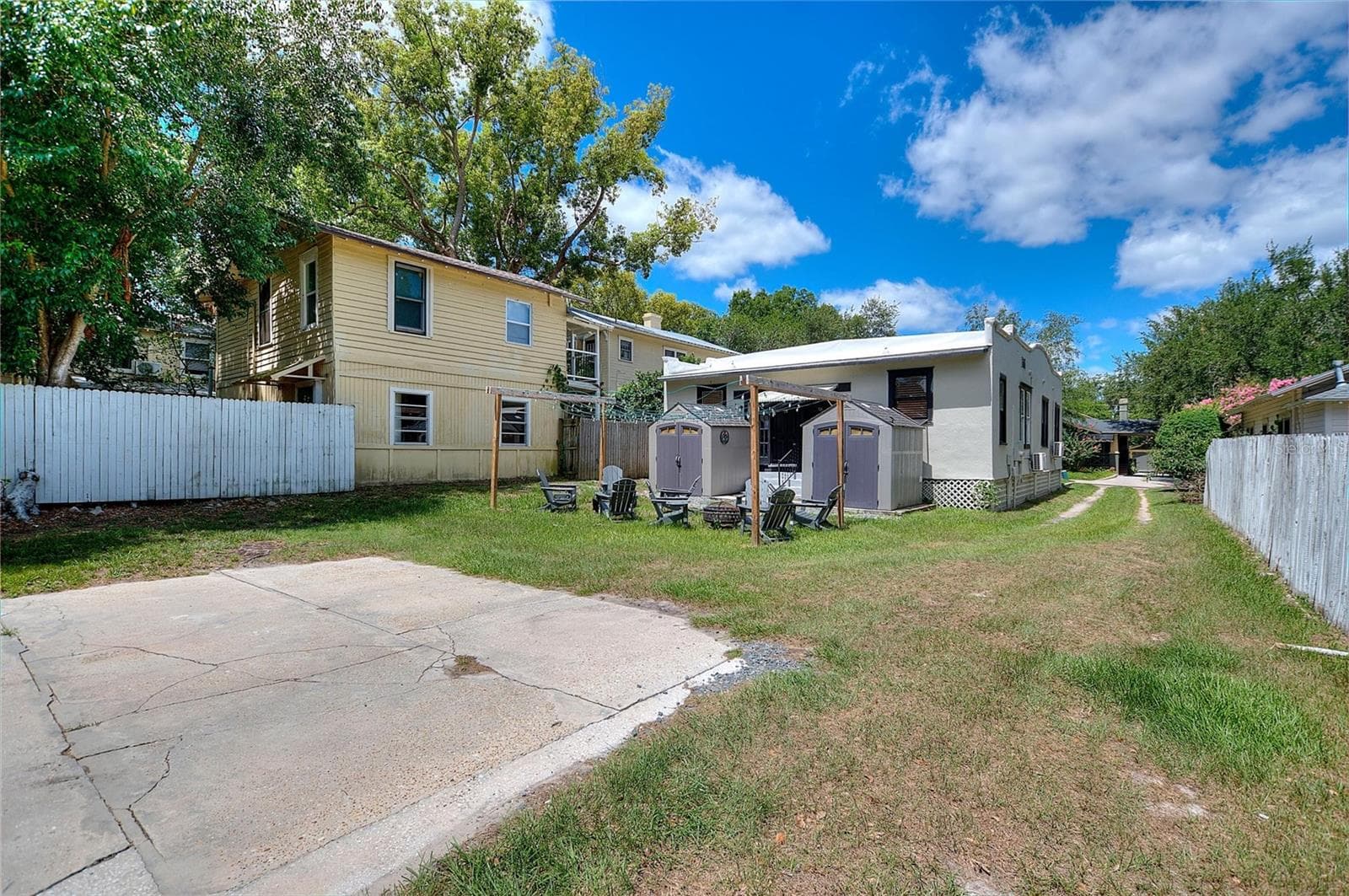 728 Johnson Ave photo 3