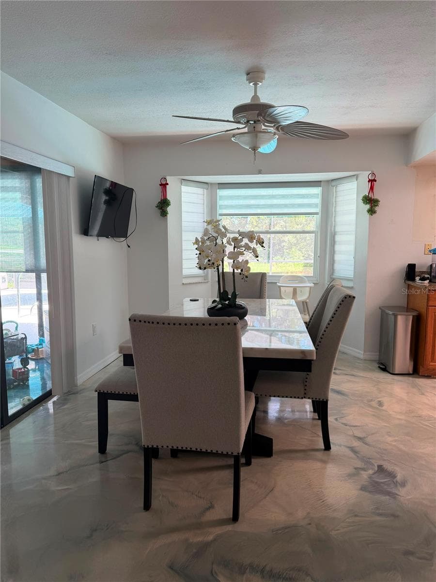 325 Gulfport Ln photo 5