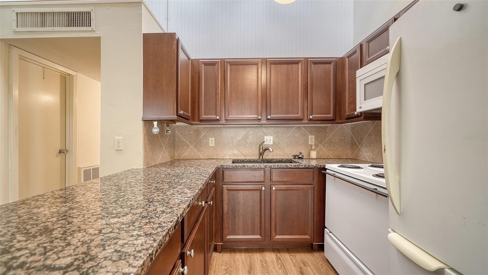 500 N Jefferson Ave #B-5 photo 5