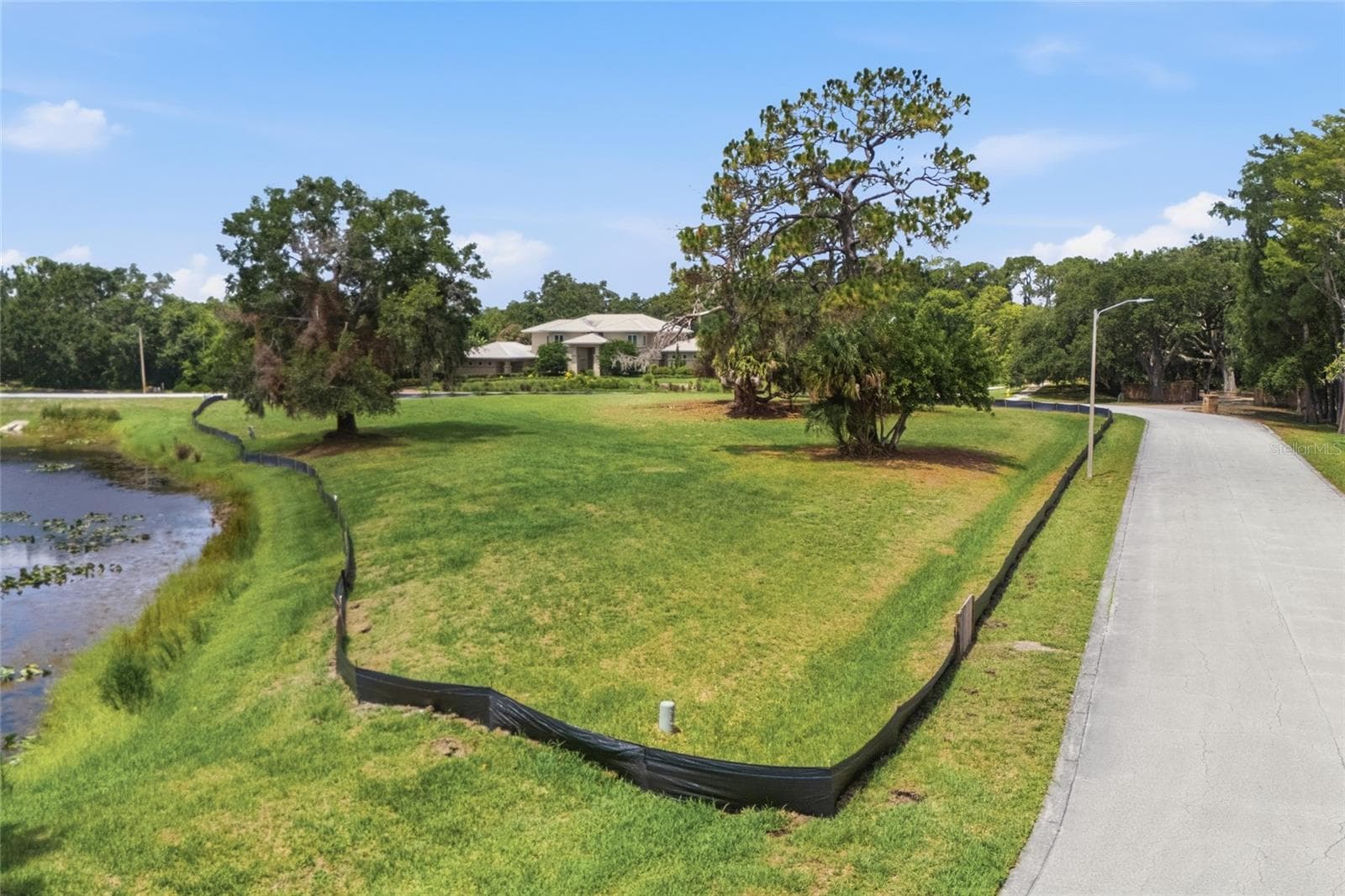 520 Austin Dr photo 4