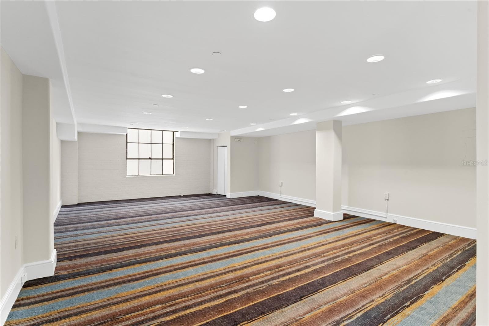 1121 E Twiggs St #2ND Flr photo 4