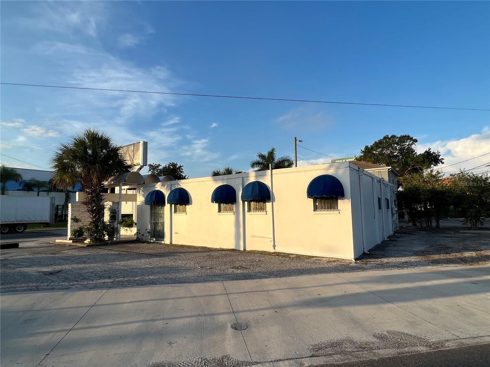 3901 Henderson Blvd photo 3