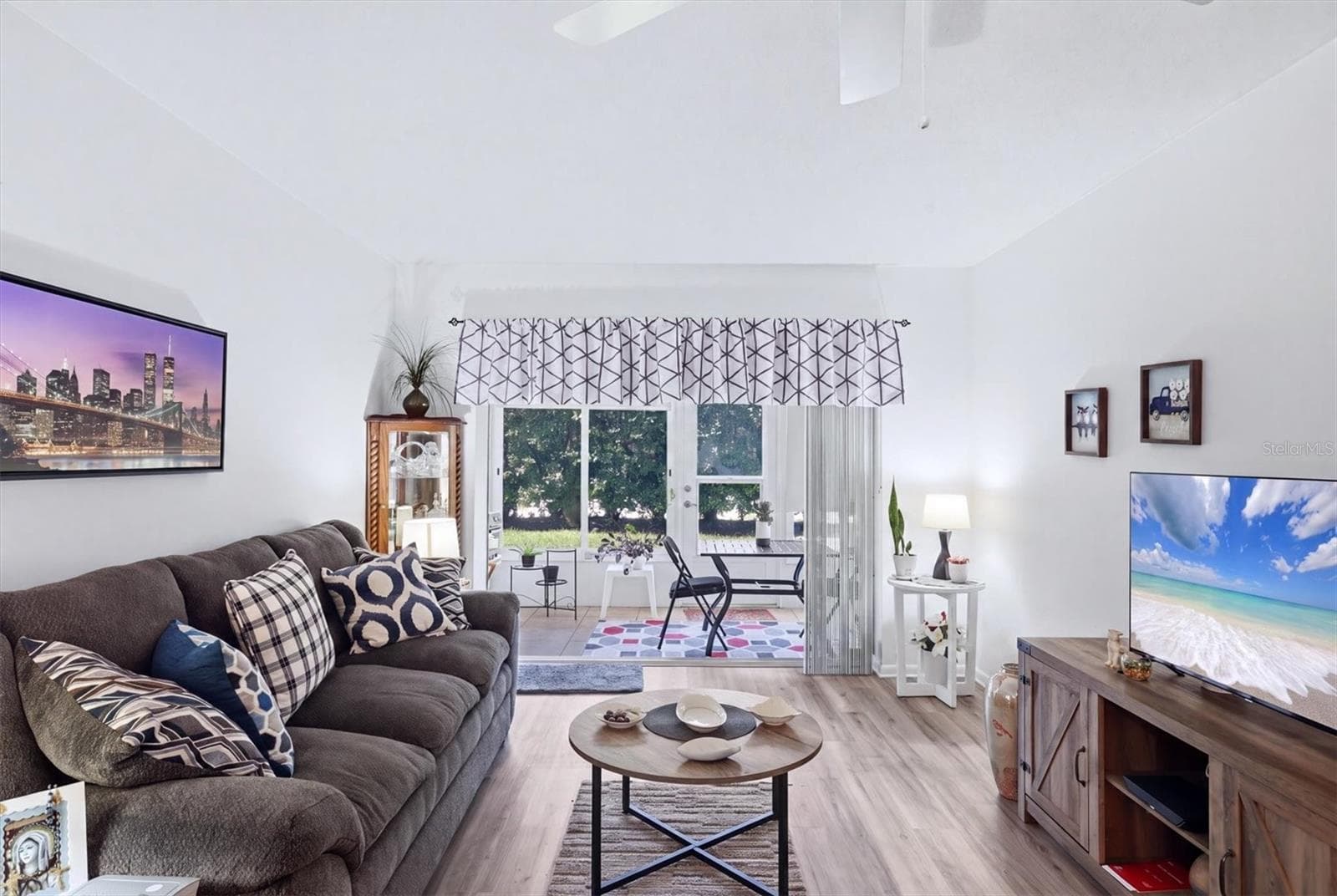 3950 Roxane Blvd #4A photo 5