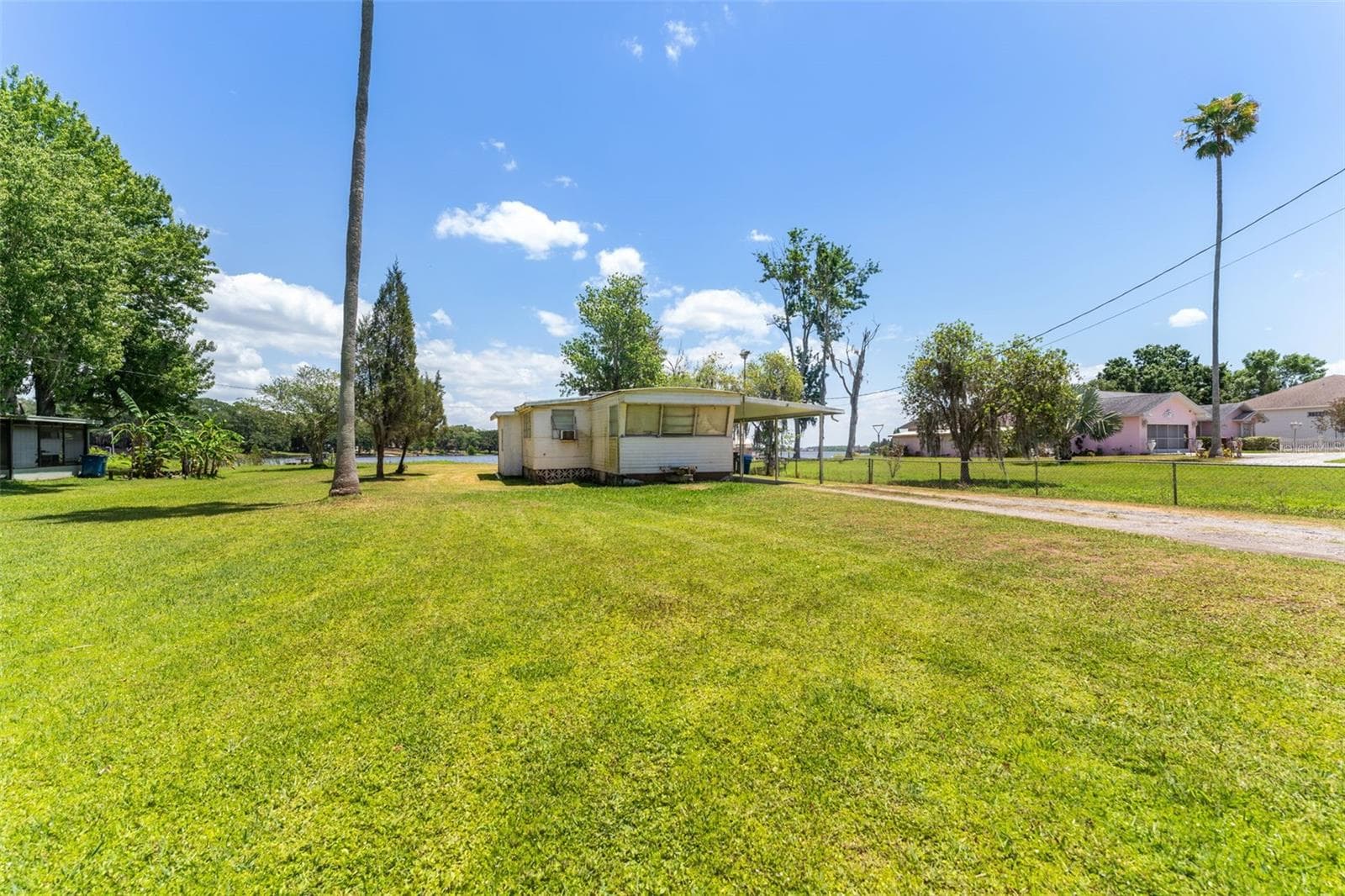 7558 Berkley Rd photo 4