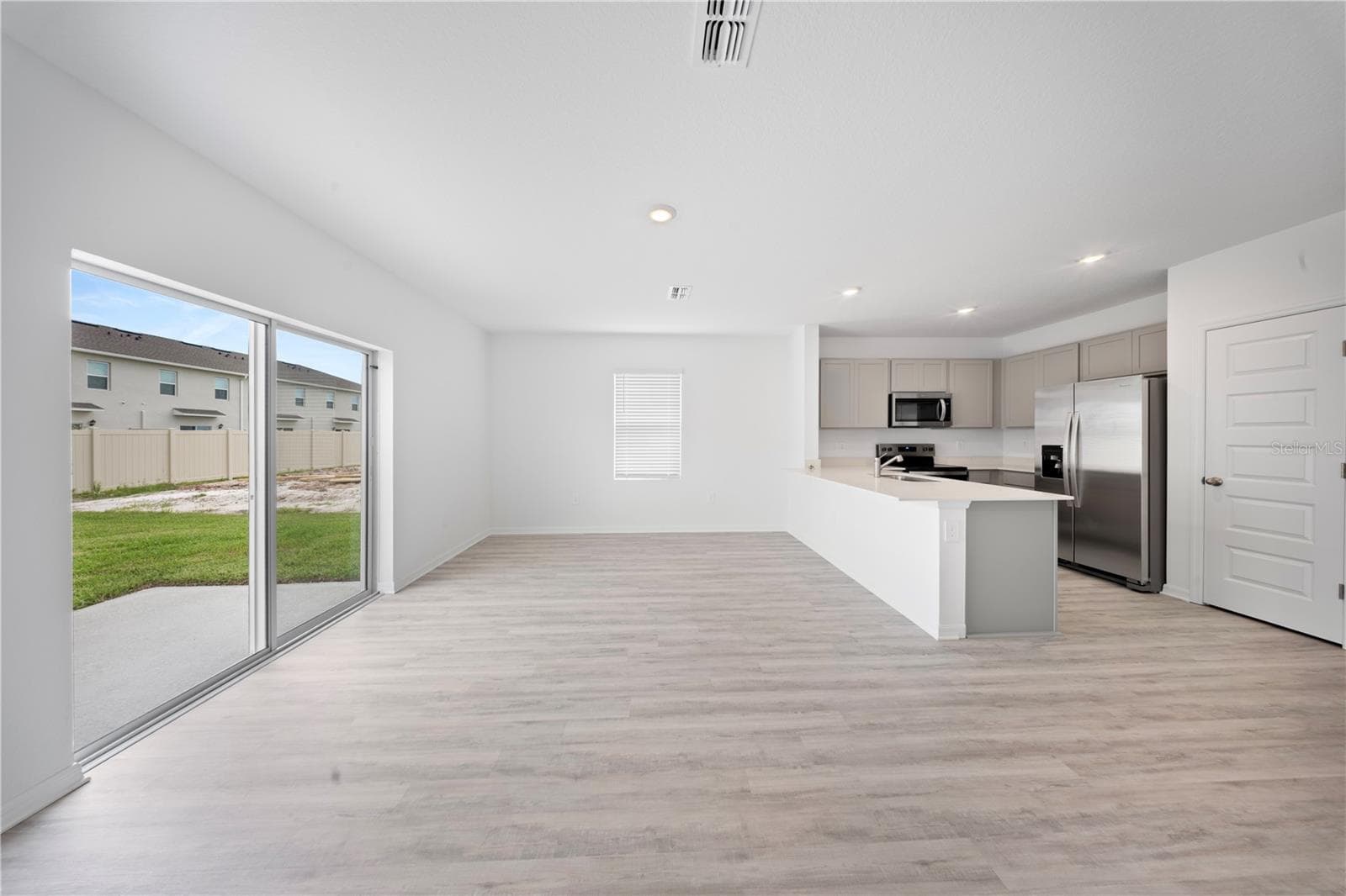 4302 Butterscotch Cir photo 3