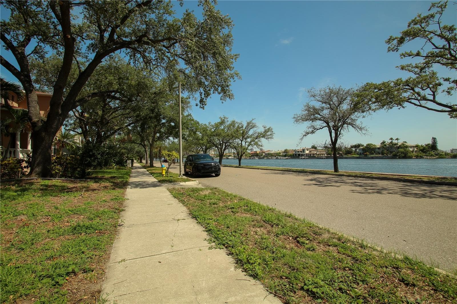 424 Channel Dr photo 3