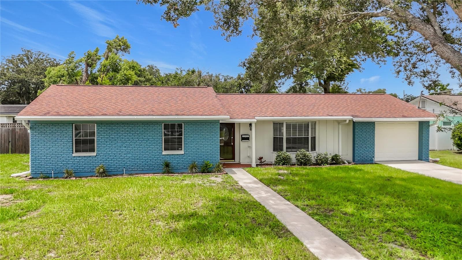 514 W Hilda Dr photo 3
