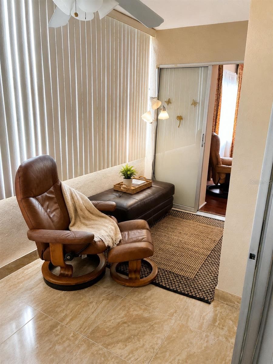 4575 Cove Cir #506 photo 5