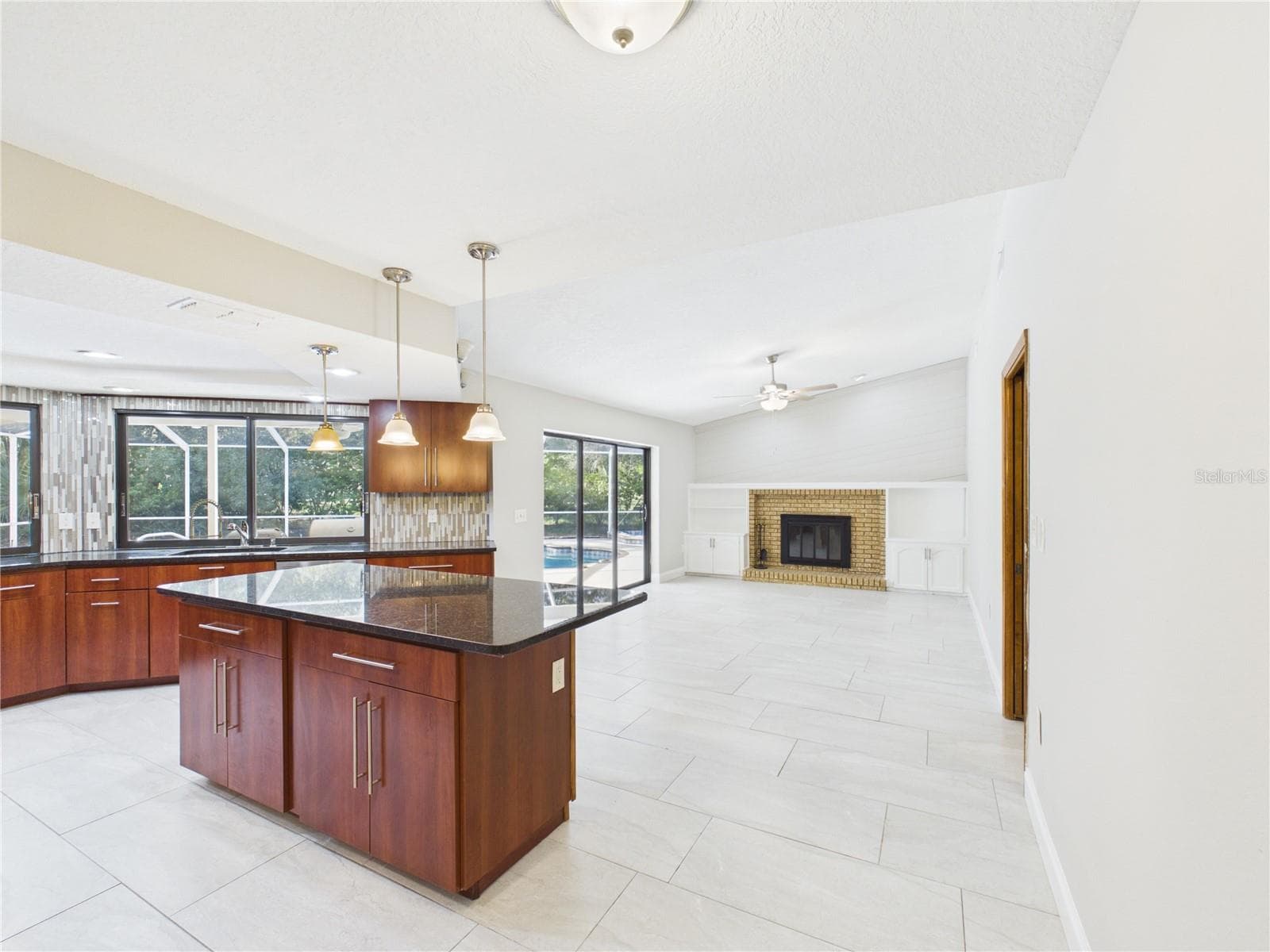 7256 Royal Oak Dr