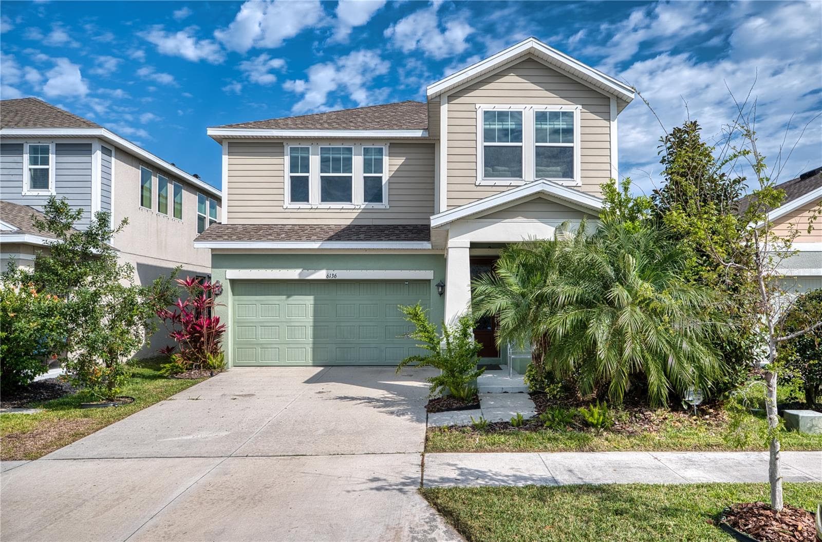 6136 Voyagers Pl photo 3