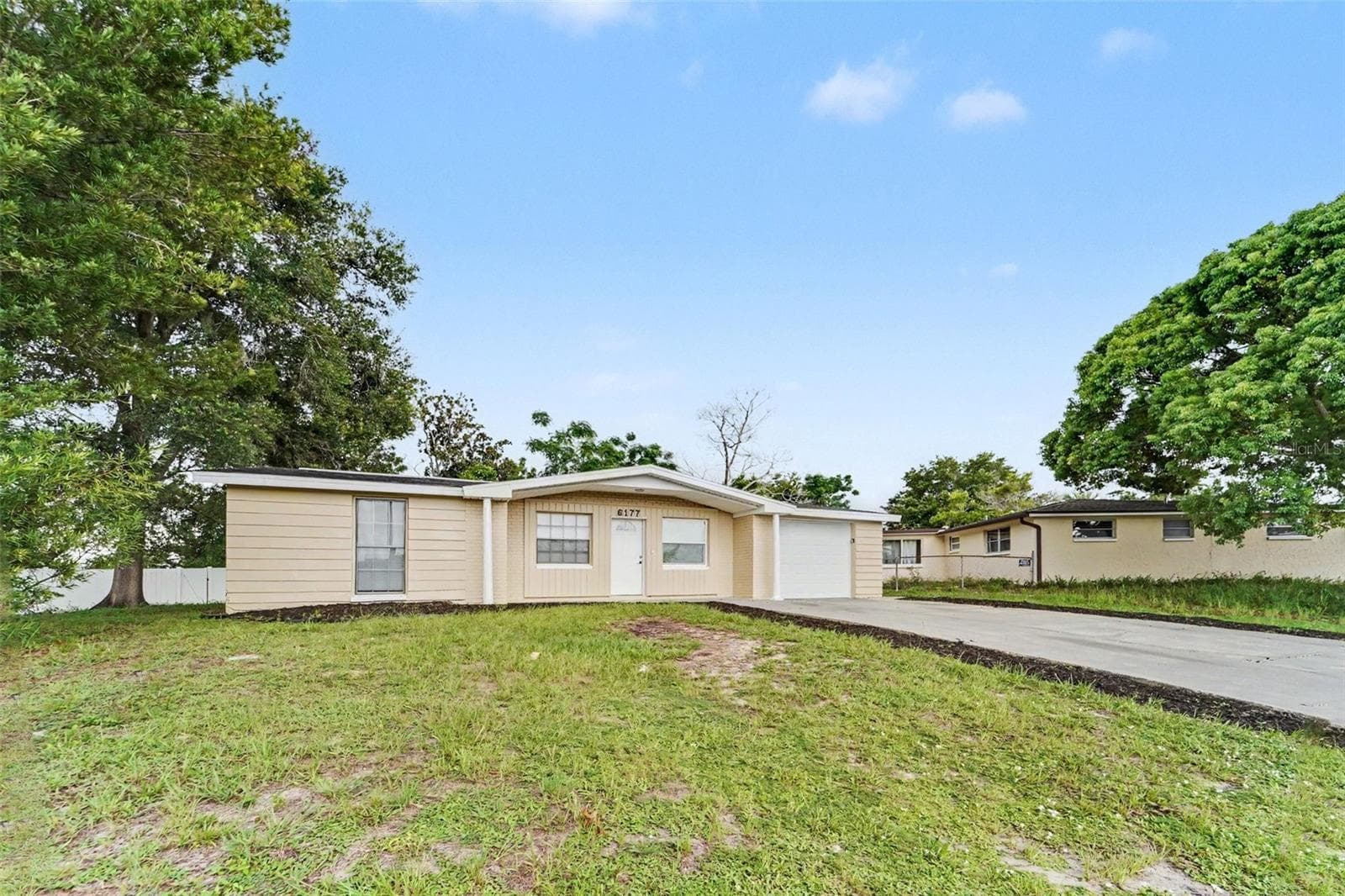 6177 Maplewood Dr photo 3