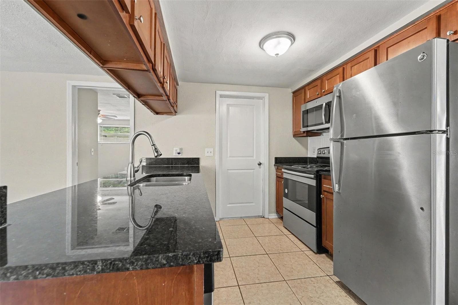 6177 Maplewood Dr photo 5