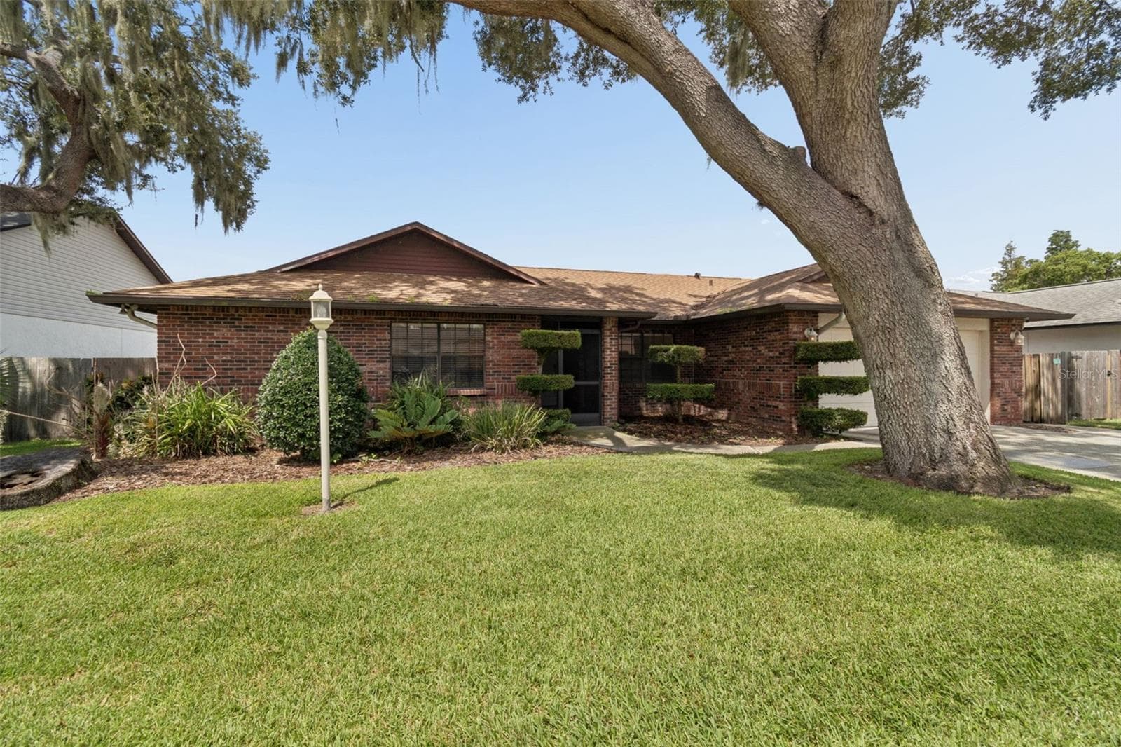 653 Timber Pond Dr photo 4