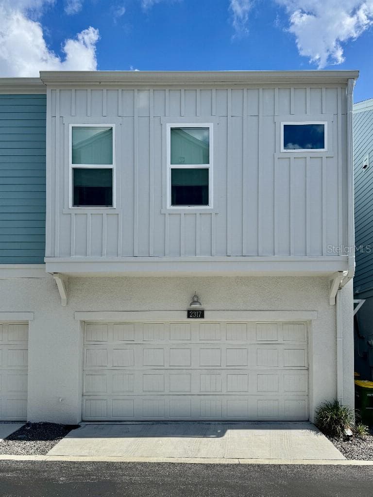 2317 Lindstrom St photo 3
