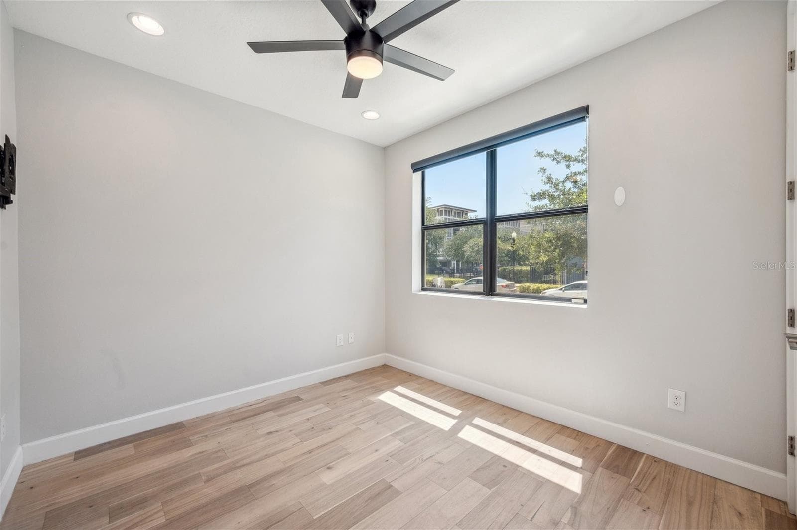 401 N Oregon Ave #9 photo 4
