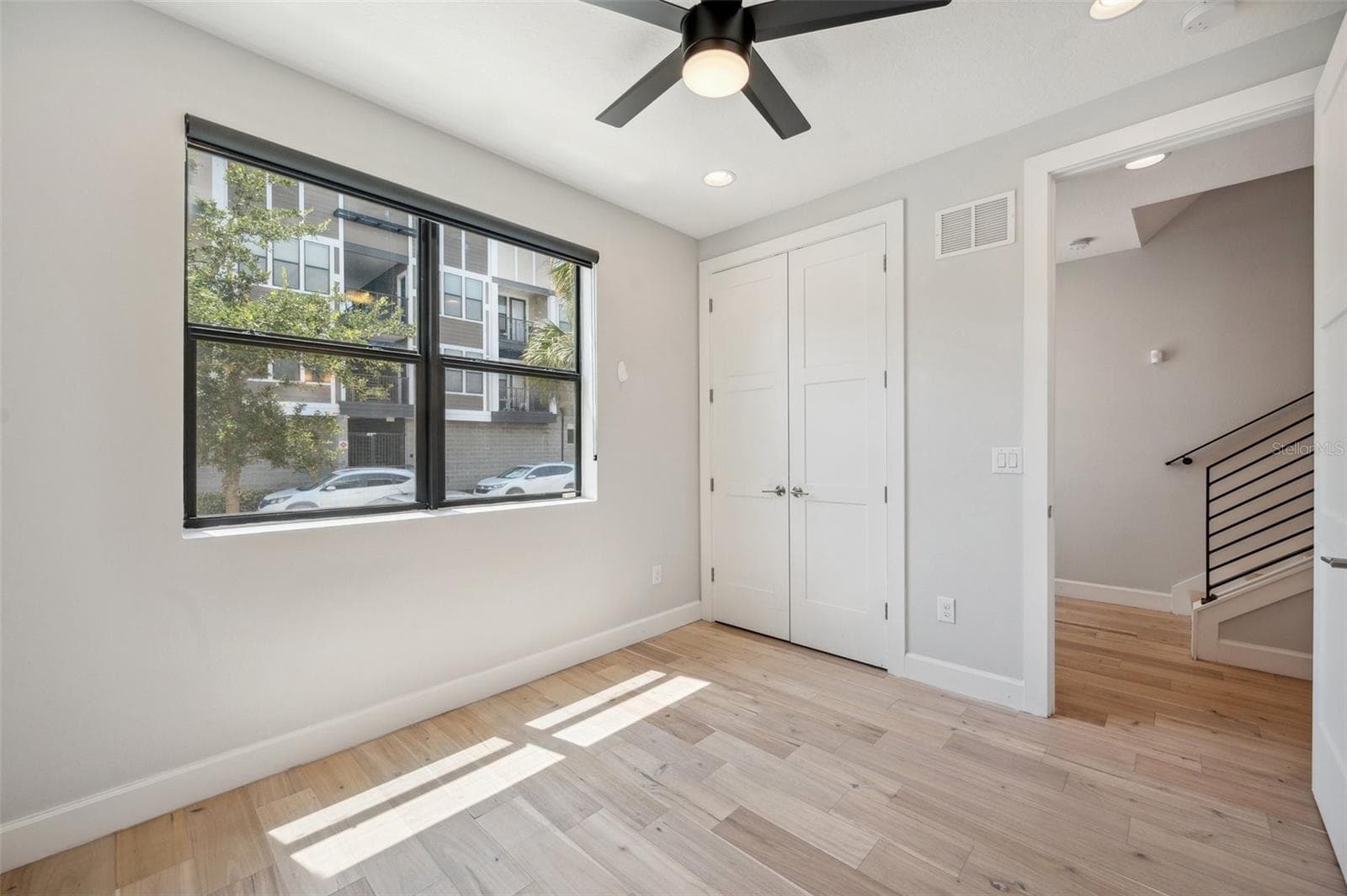 401 N Oregon Ave #9 photo 5