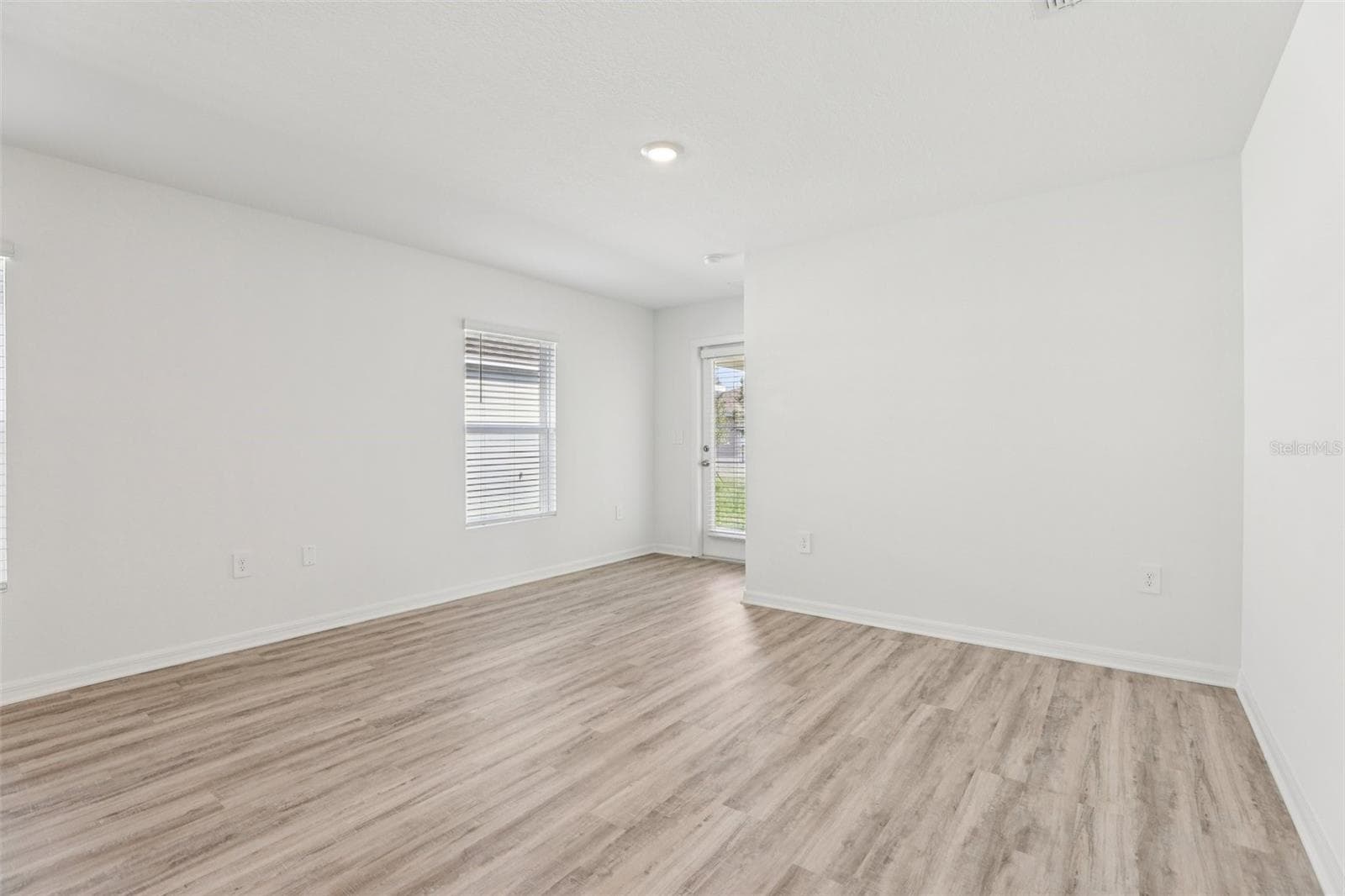 3328 White Indigo Rd photo 4