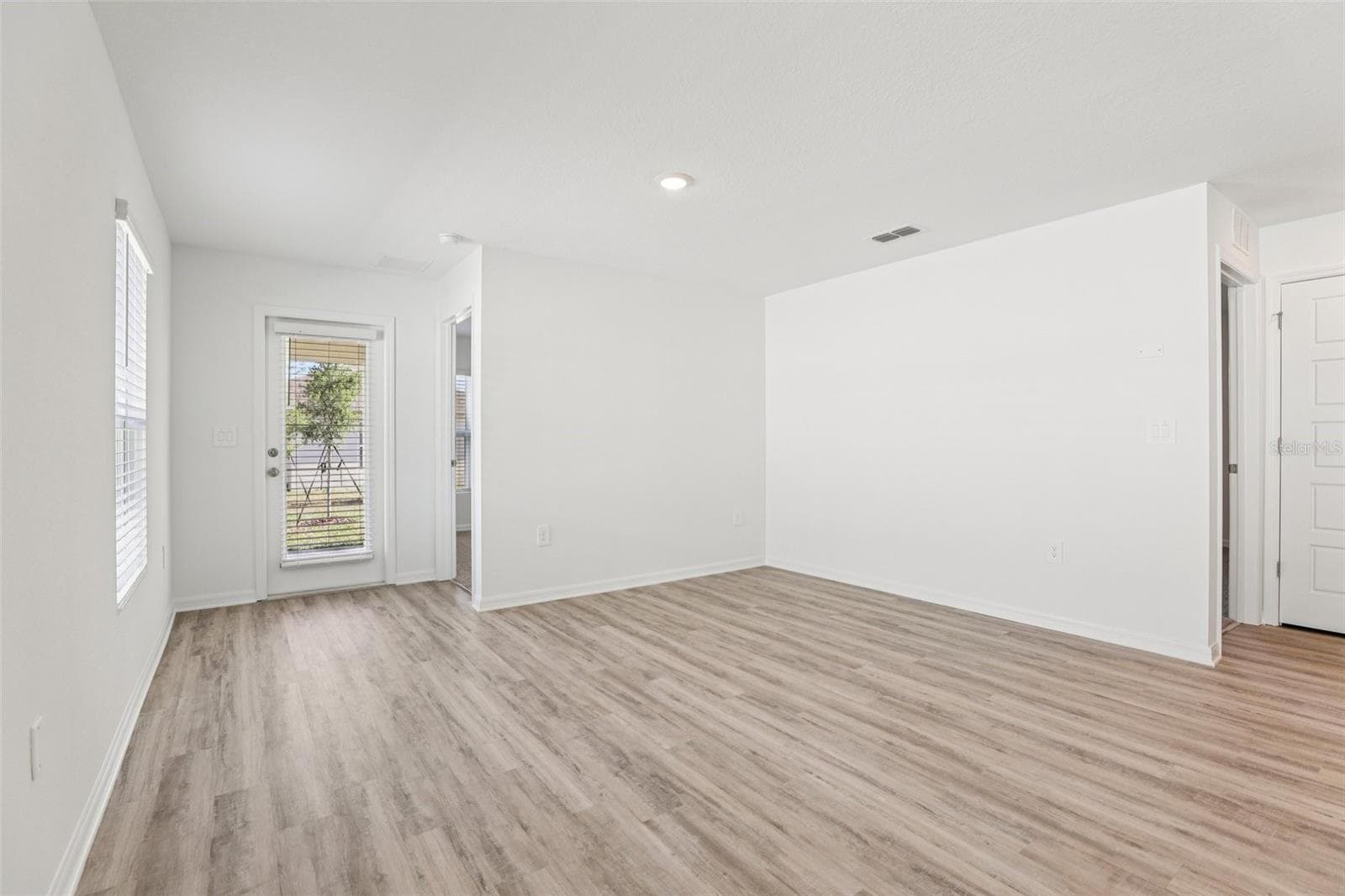 3328 White Indigo Rd photo 5