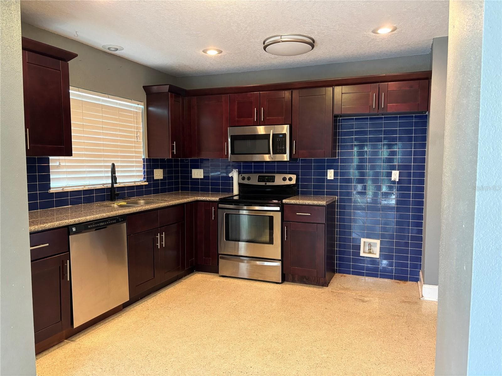 2050 High Ridge Dr photo 5