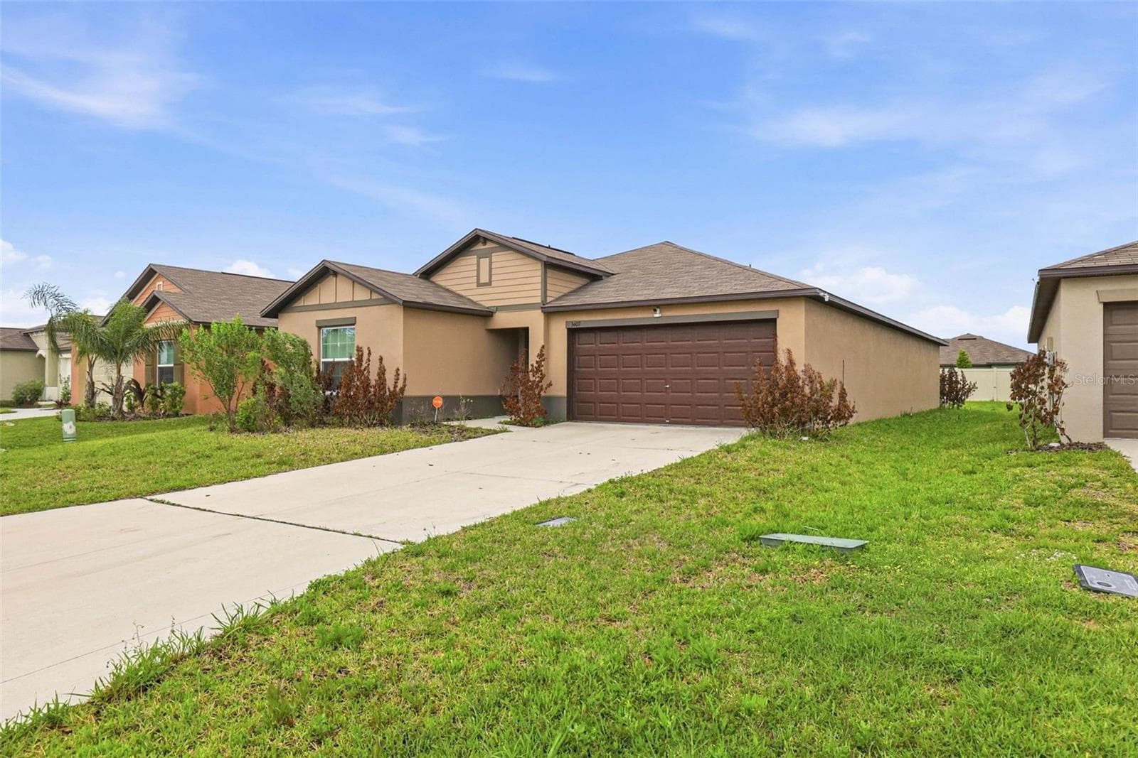 3607 Natural Trace St photo 3