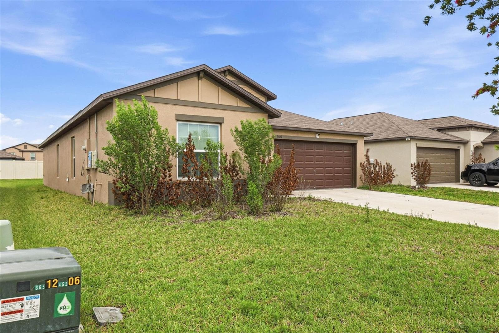 3607 Natural Trace St photo 4