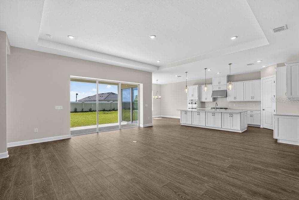 13827 Buchanan Dr photo 3