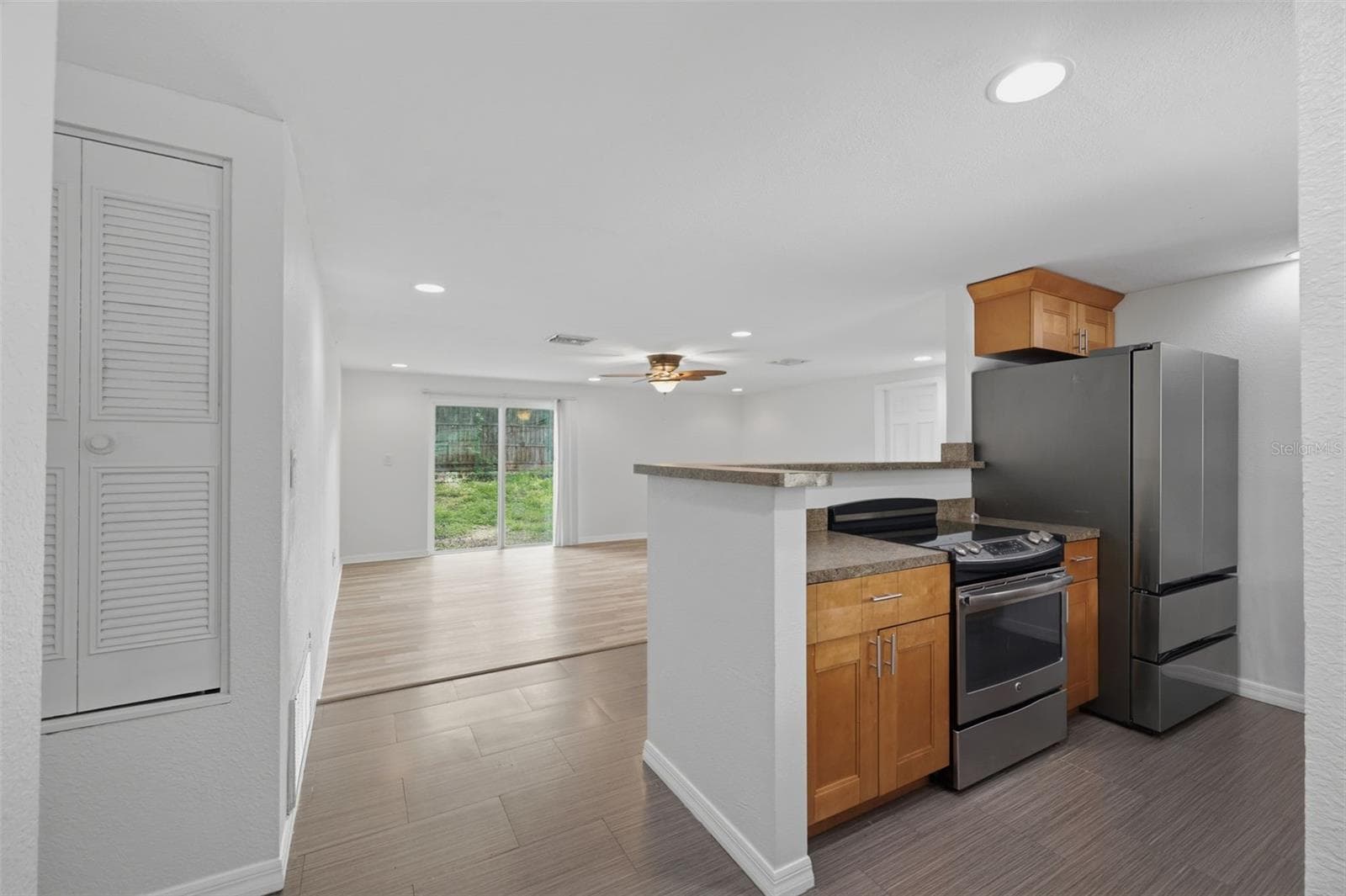 2804 Applewood Dr photo 3