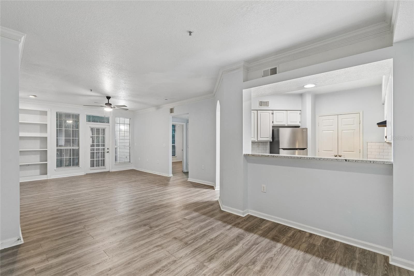 5211 Bay Club Cir photo 3