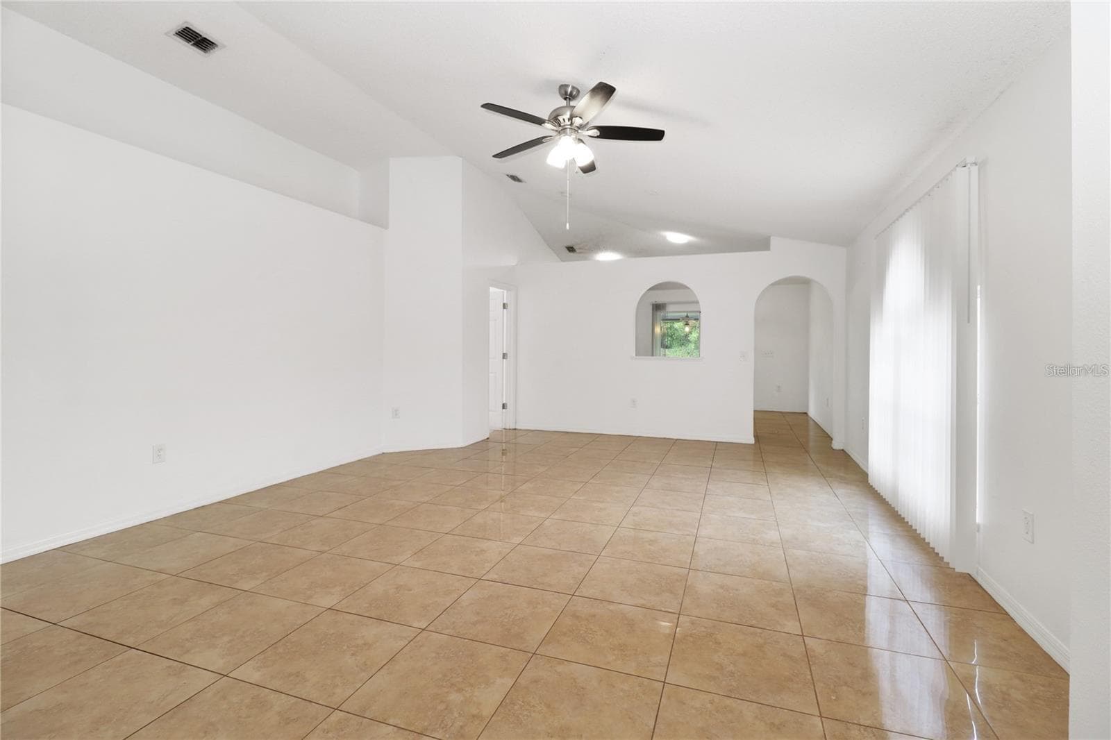 10437 Opus Dr photo 5