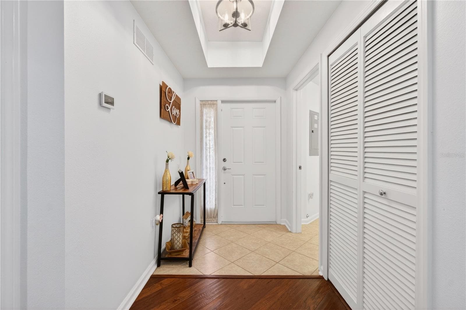 852 Lantern Way photo 3