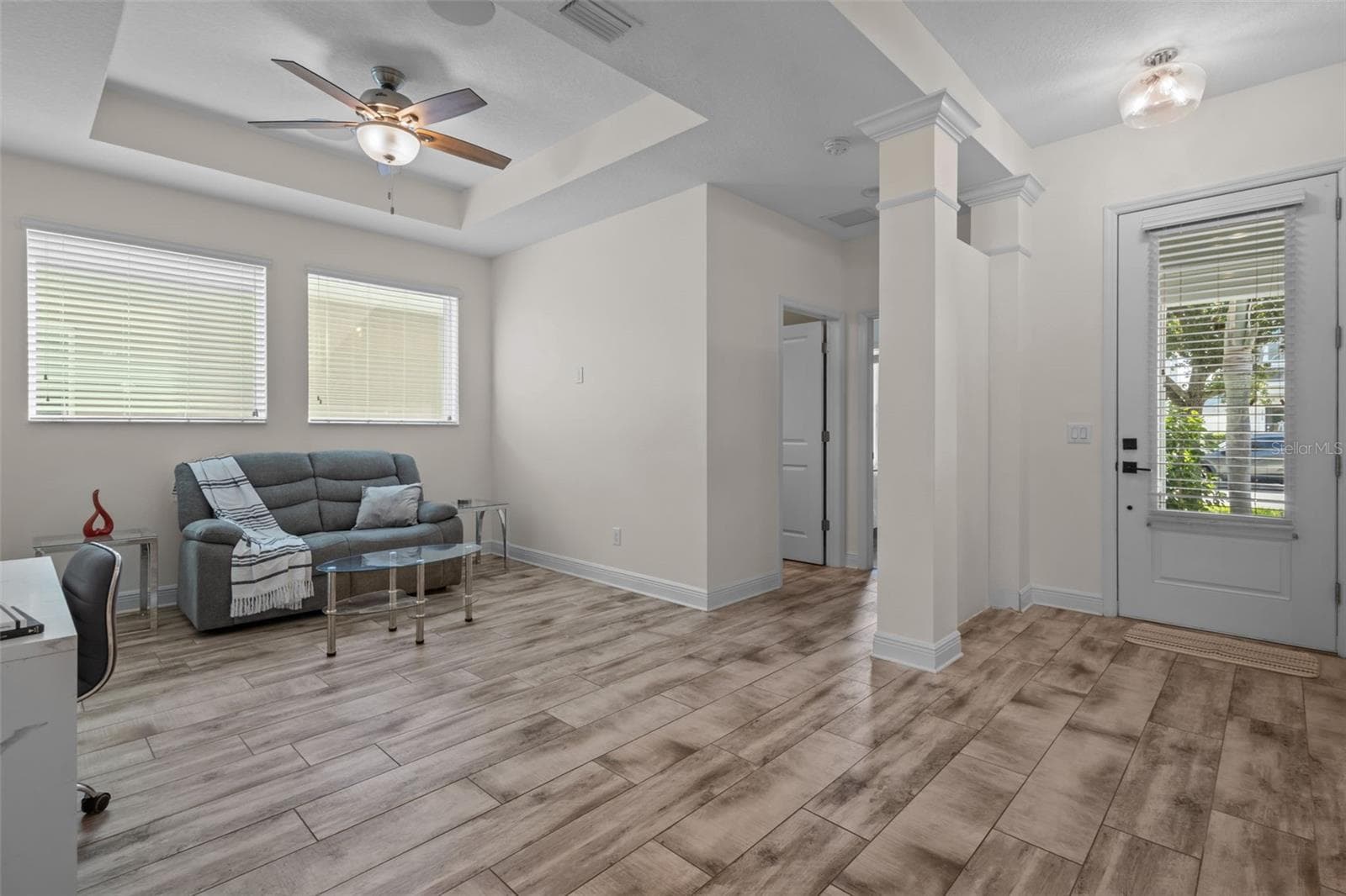 2515 Portico St photo 3