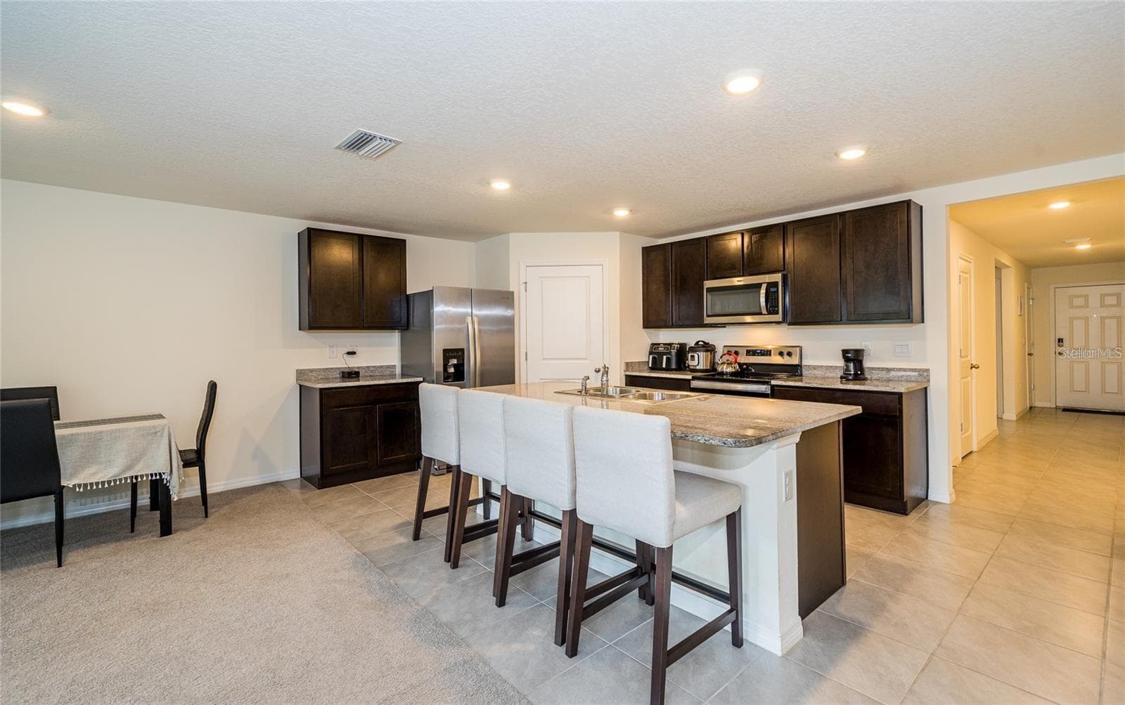 7590 Broad Pointe Dr photo 3