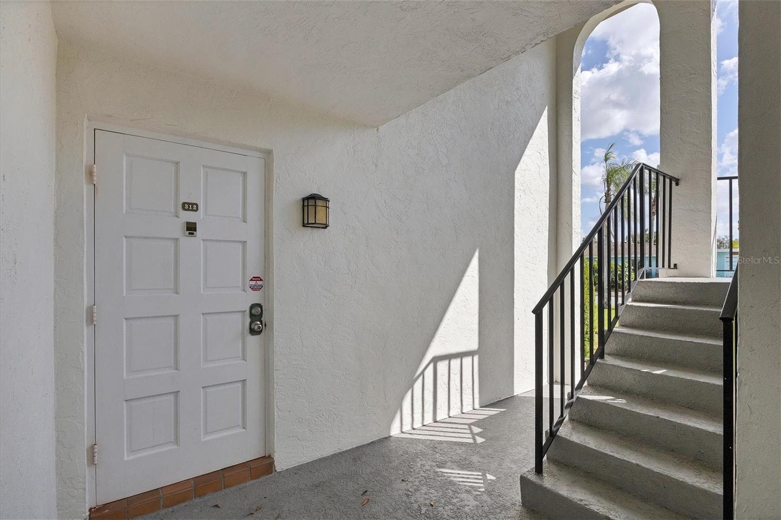 5800 Hollywood Blvd #312 photo 3