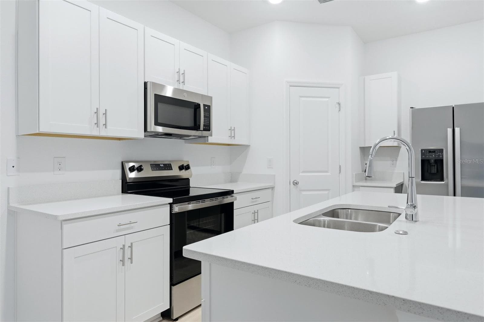 8417 Lunar Skye St photo 5