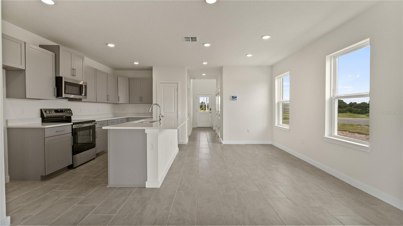 816 Andrew St photo 5