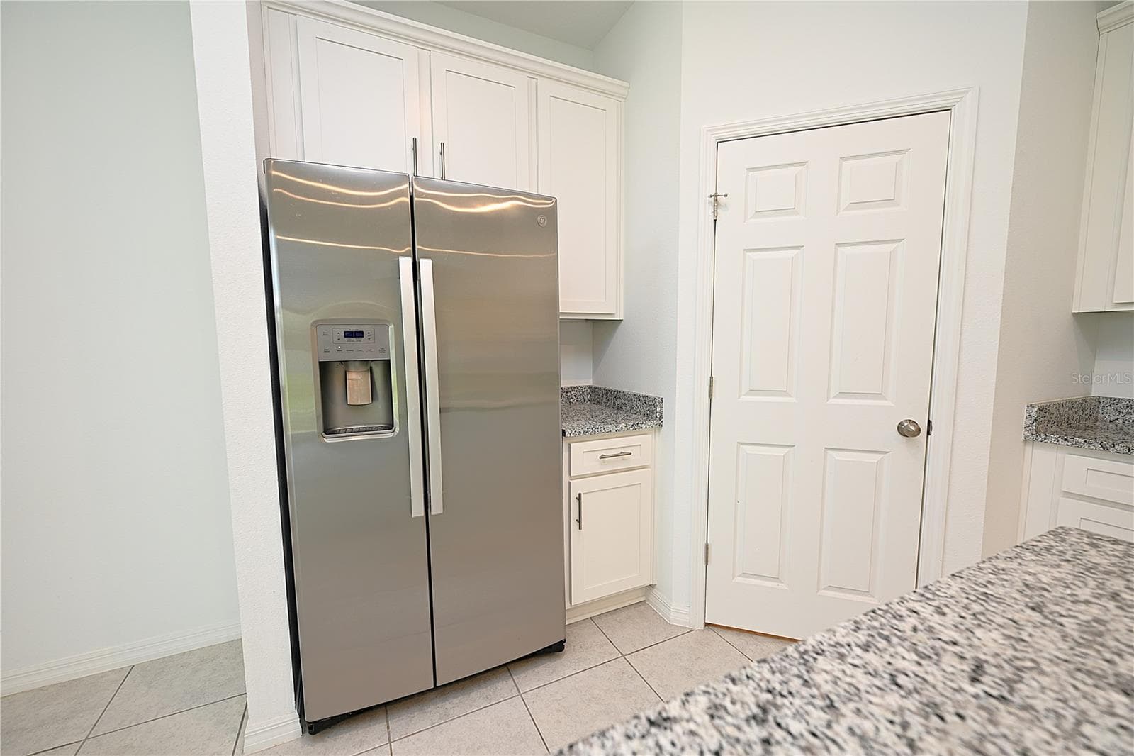685 Crown Rose Dr photo 3