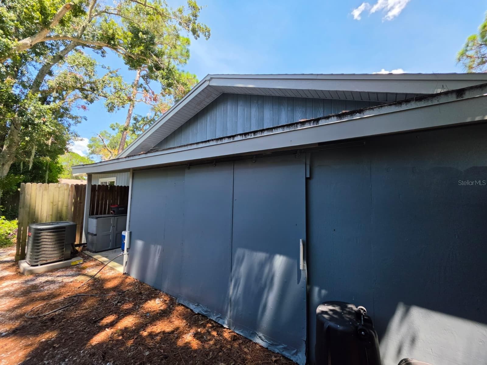 3977 Vana Dr photo 4